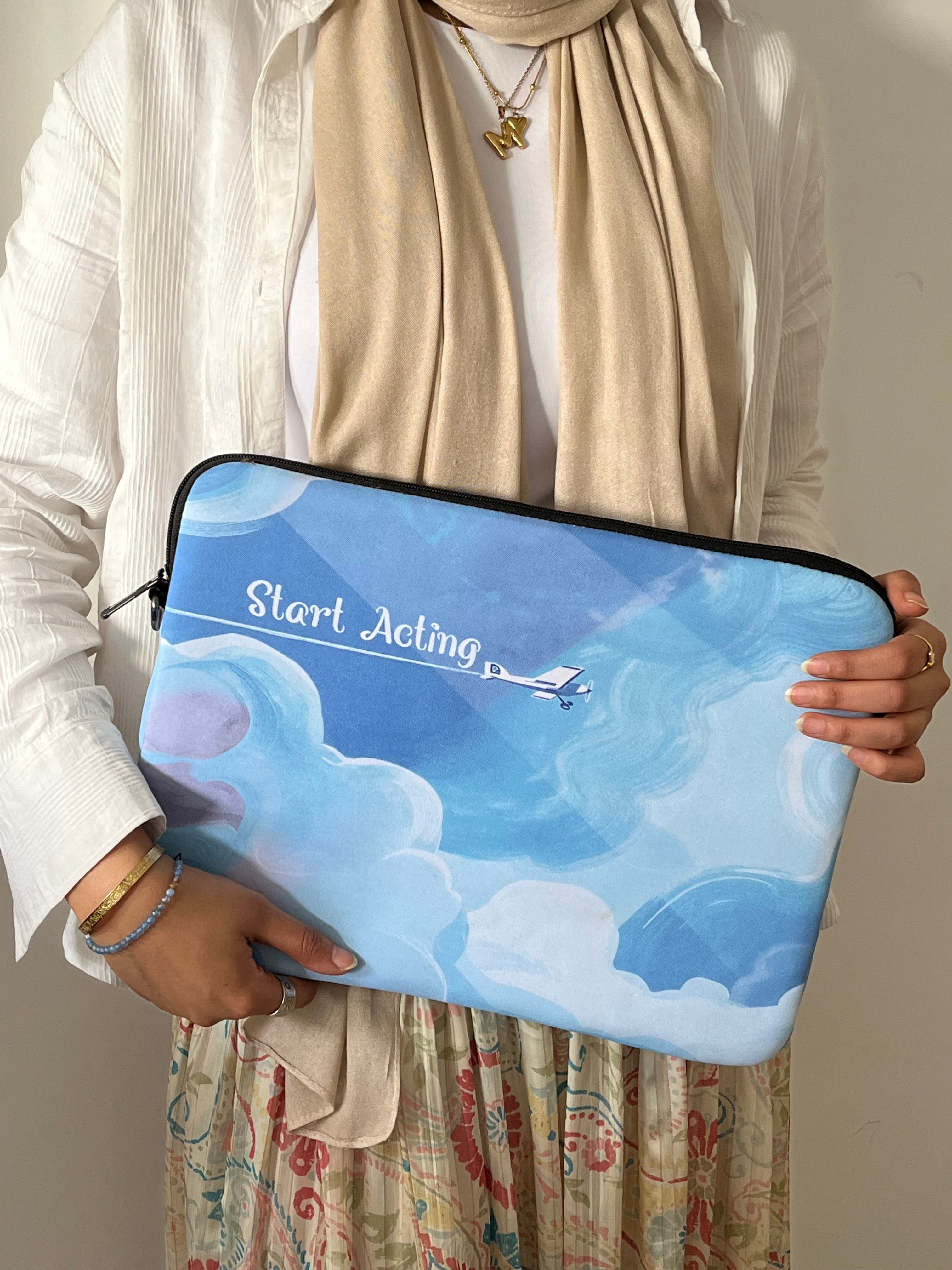 Start acting laptop sleeve light blue