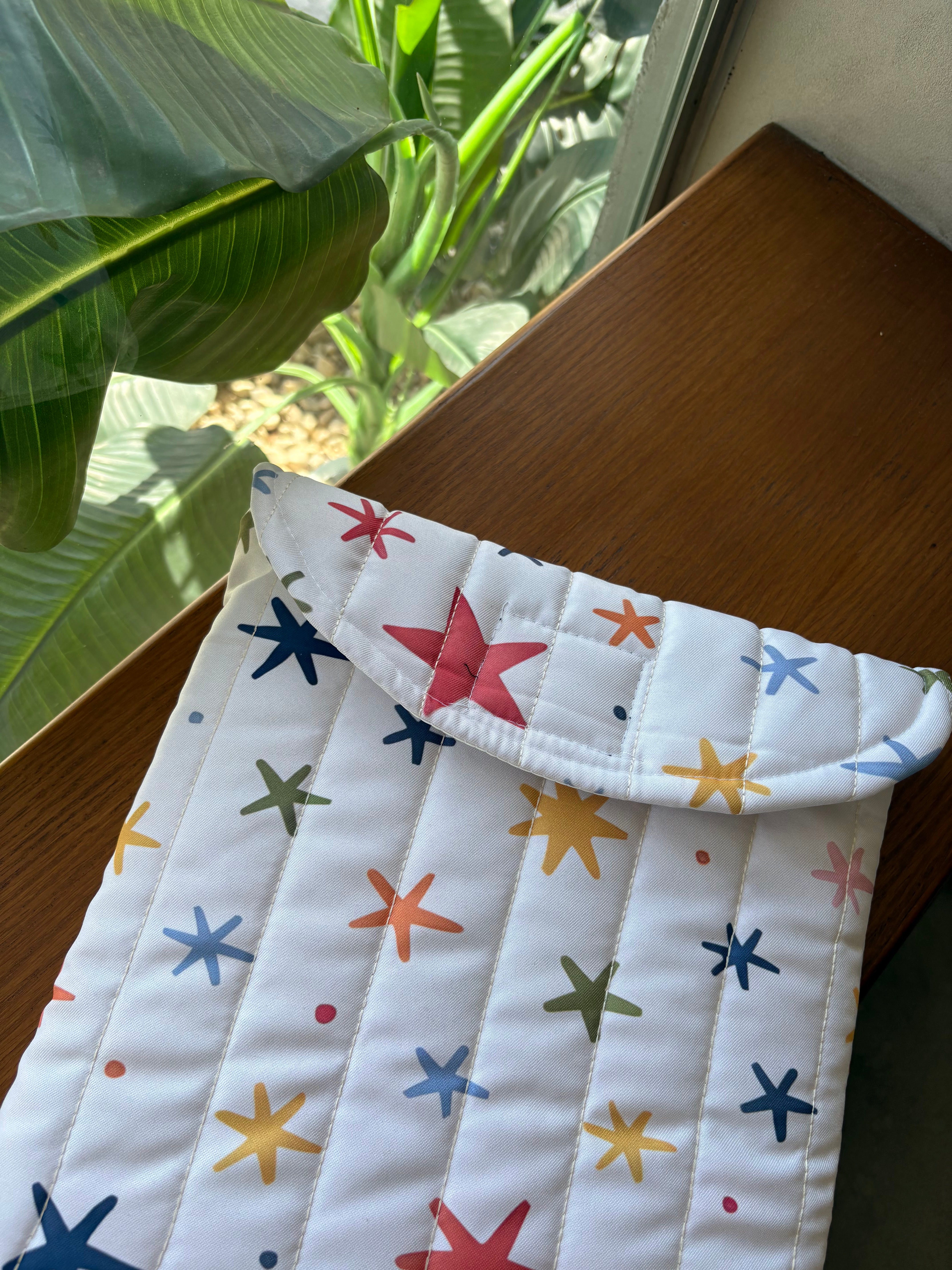 Coloury stars puffy laptop sleeve ✴️