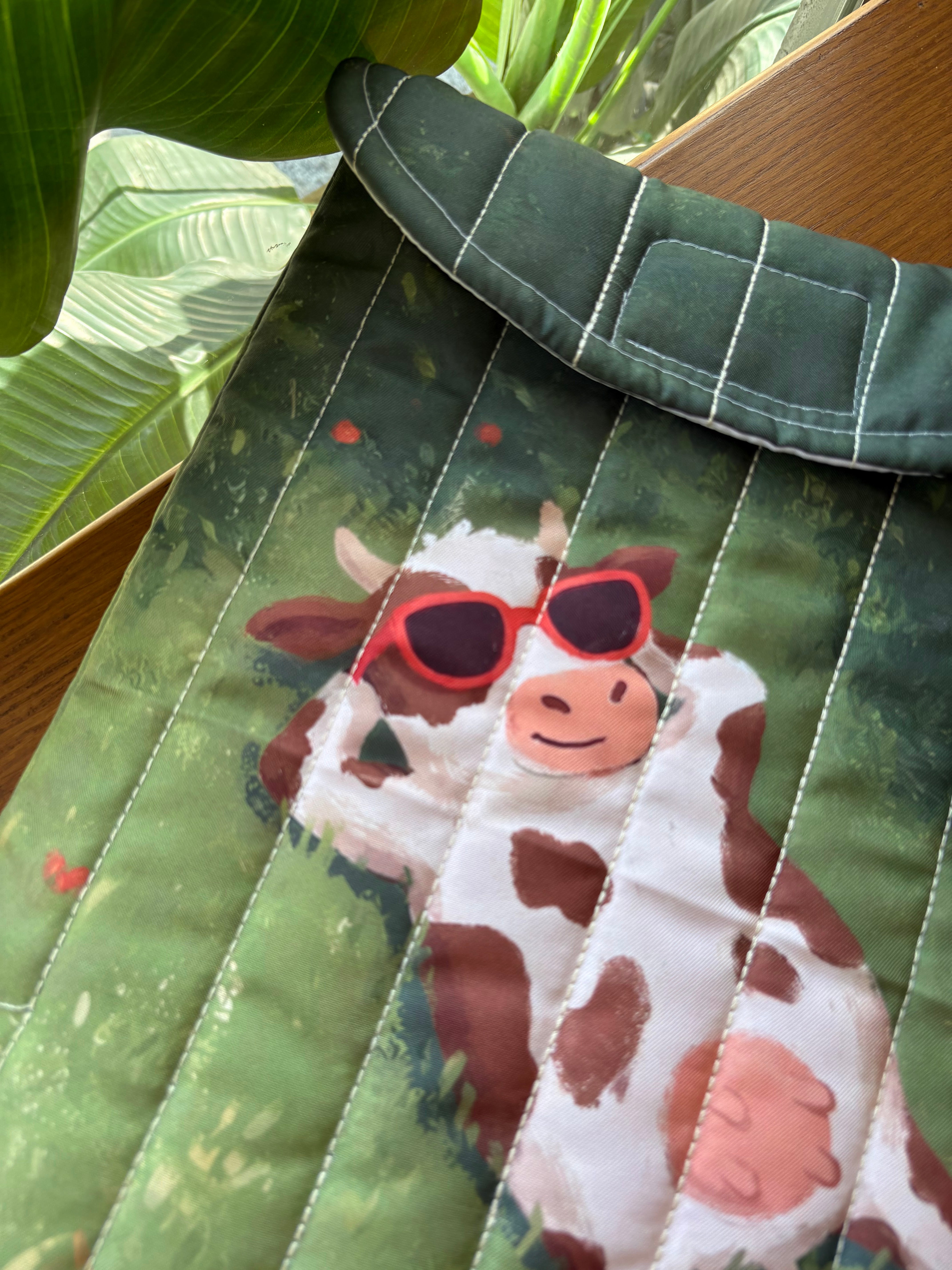 Relaxing Cow Puffy laptop sleeve 🐮